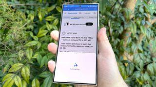 how to use browsing assist ai features on galaxy s24